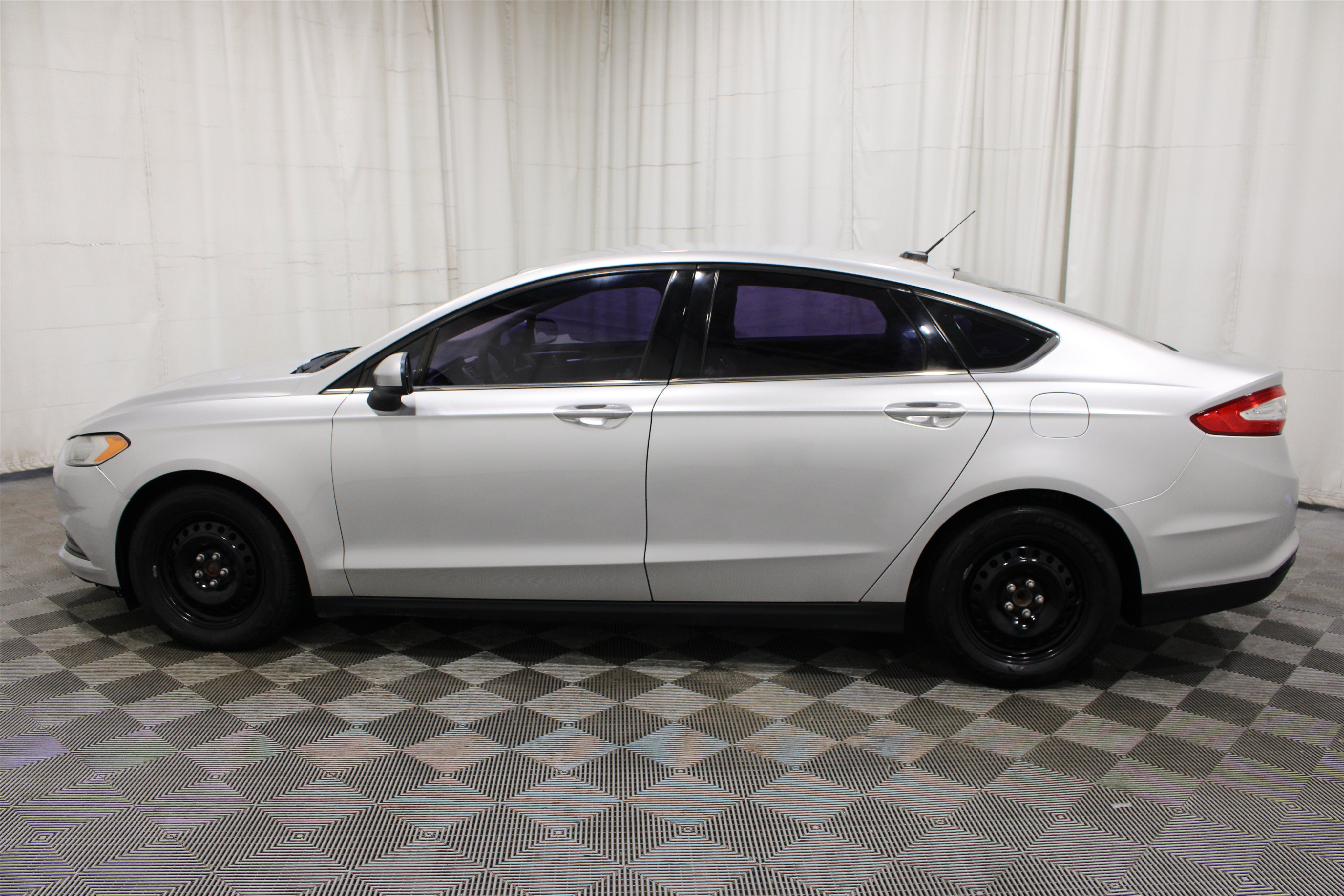 Used 2014 Ford Fusion S FWD image 27