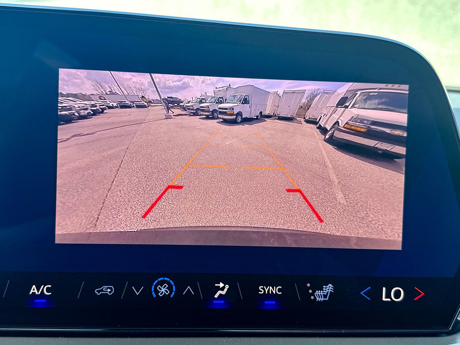 New 2026 Chevrolet Traverse LT w/ Sun and Wheel Package AWD/4WD image 38