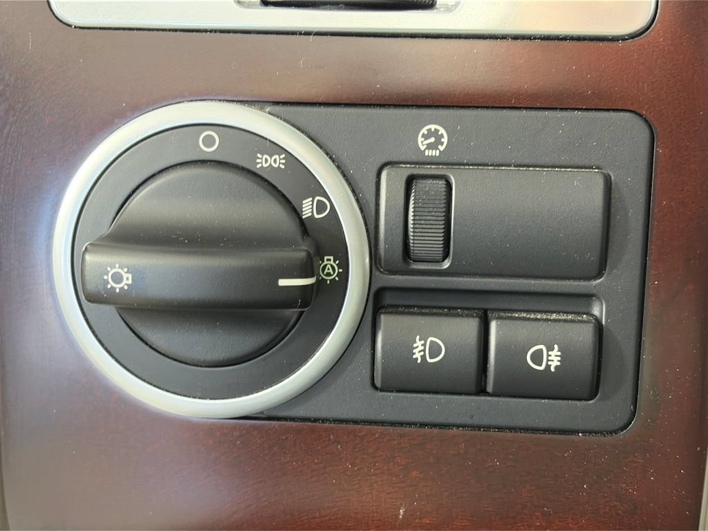 Used 2010 Land Rover Range Rover HSE AWD/4WD image 24