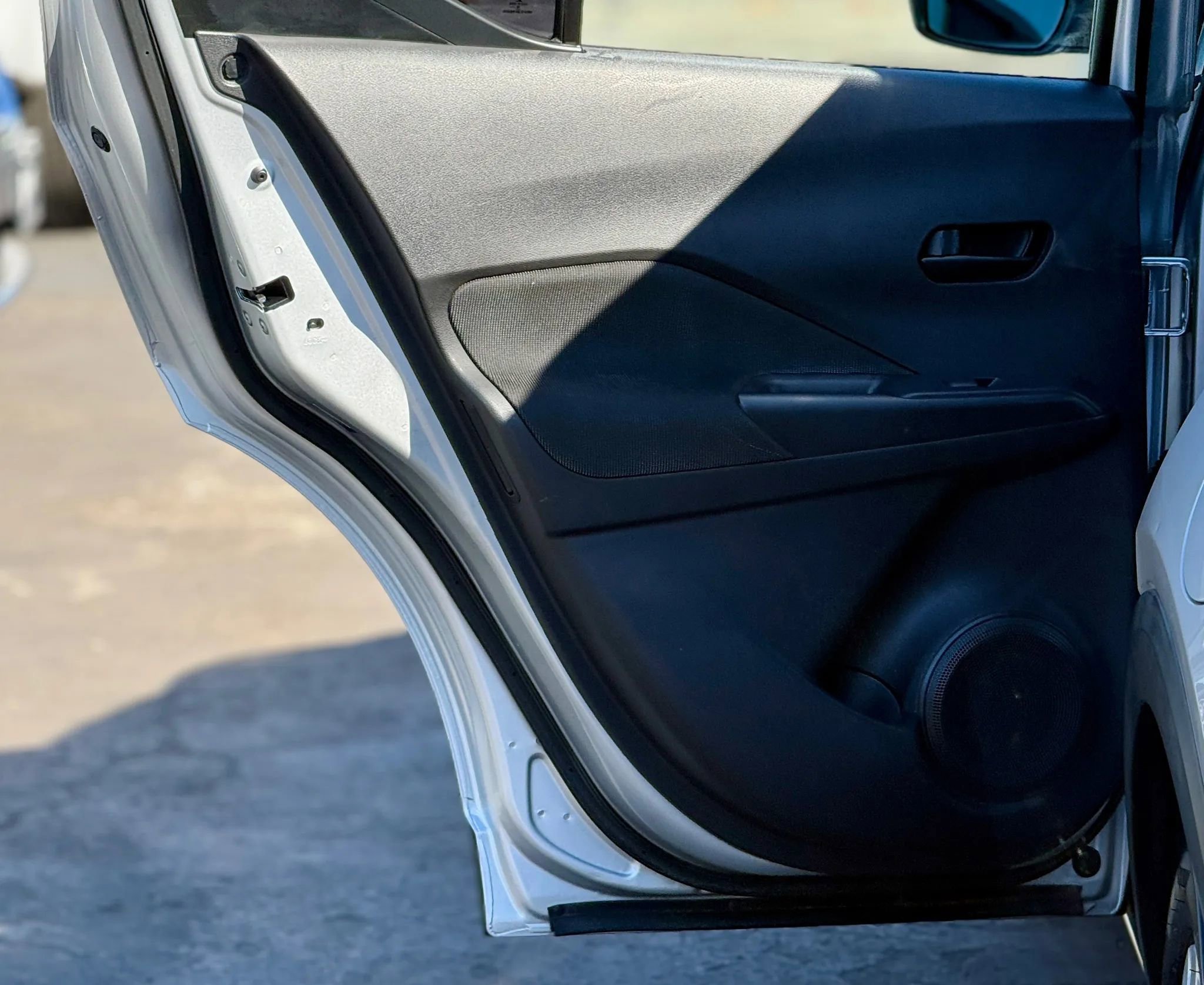 Used 2018 Nissan Kicks S image 8