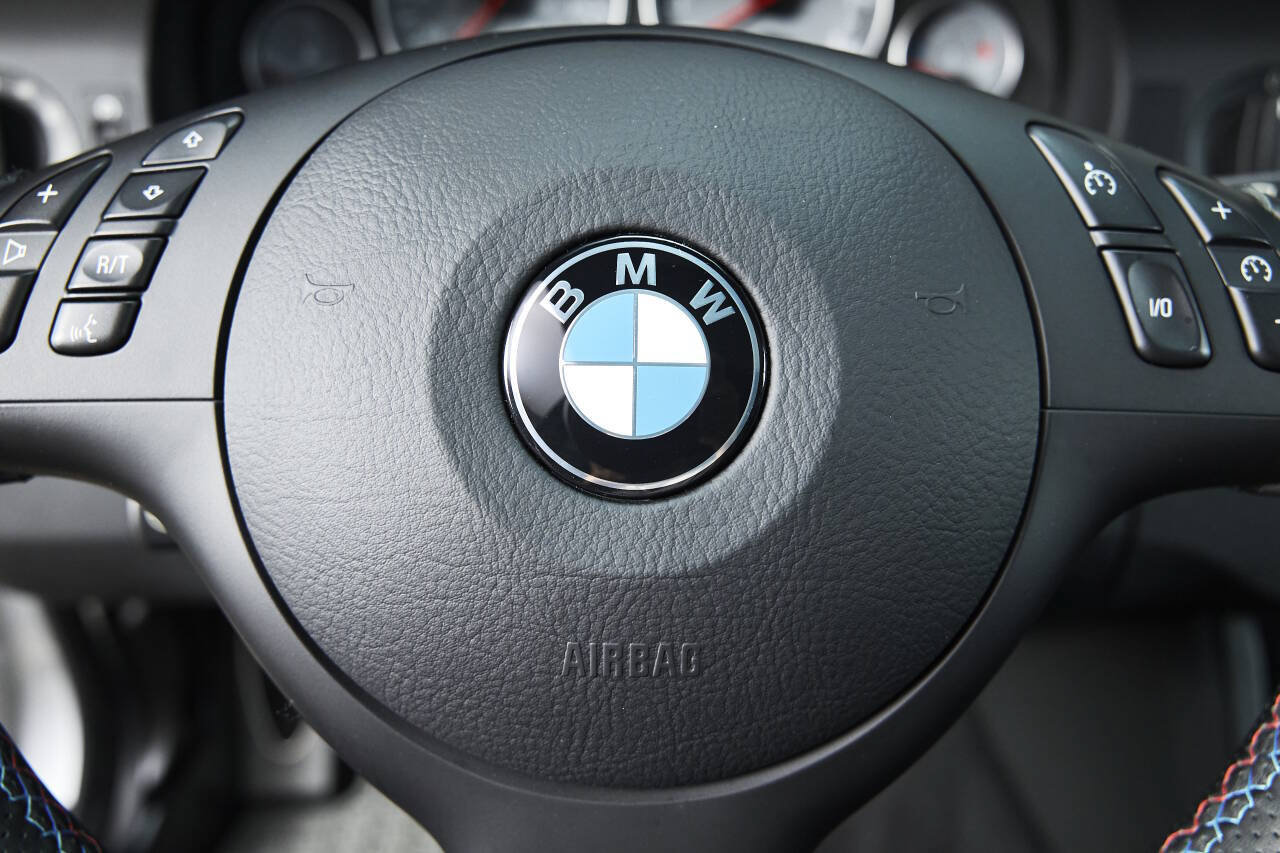 Used 2003 BMW M5 RWD image 53