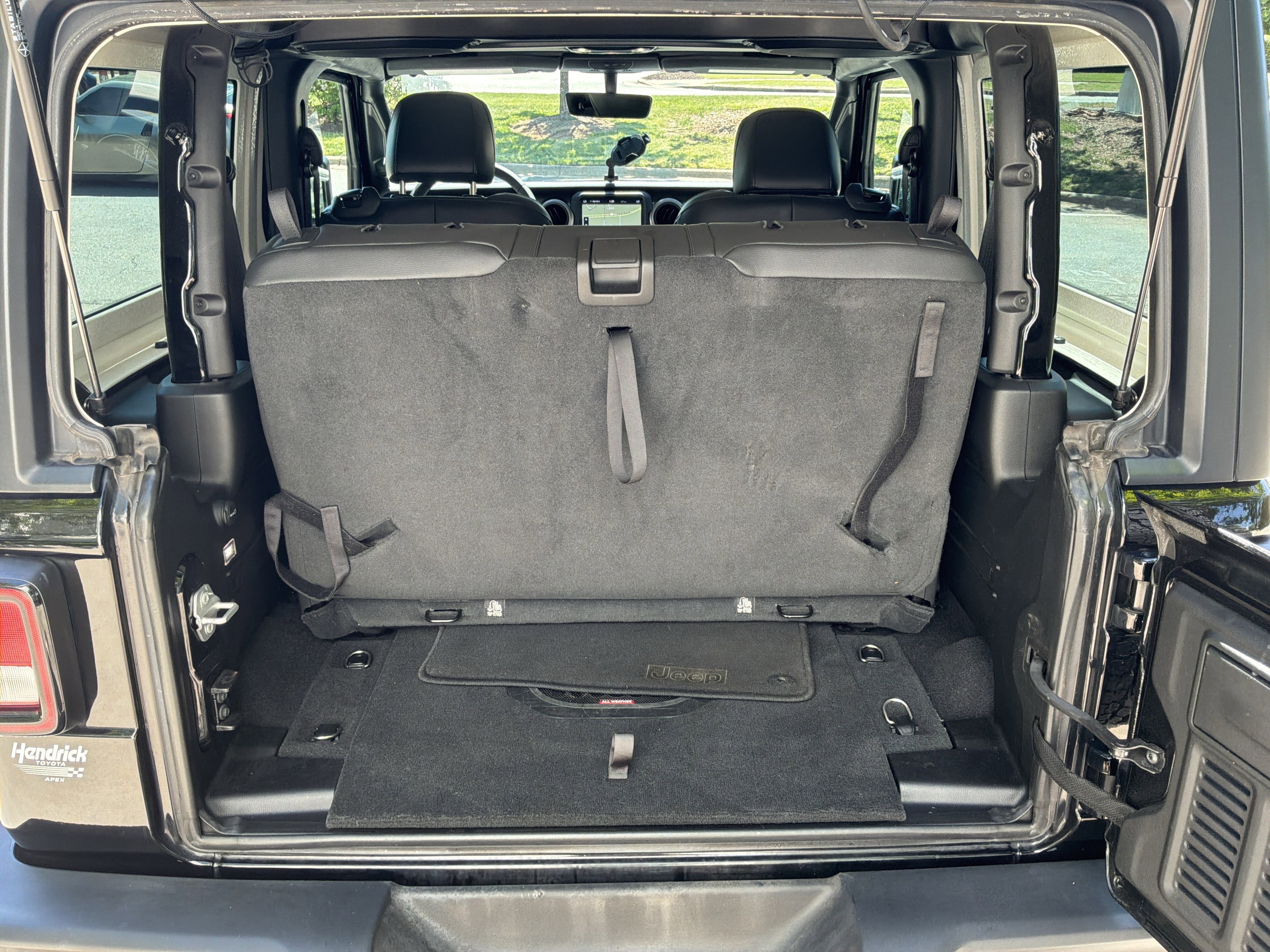Used 2023 Jeep Wrangler Sport AWD/4WD image 32