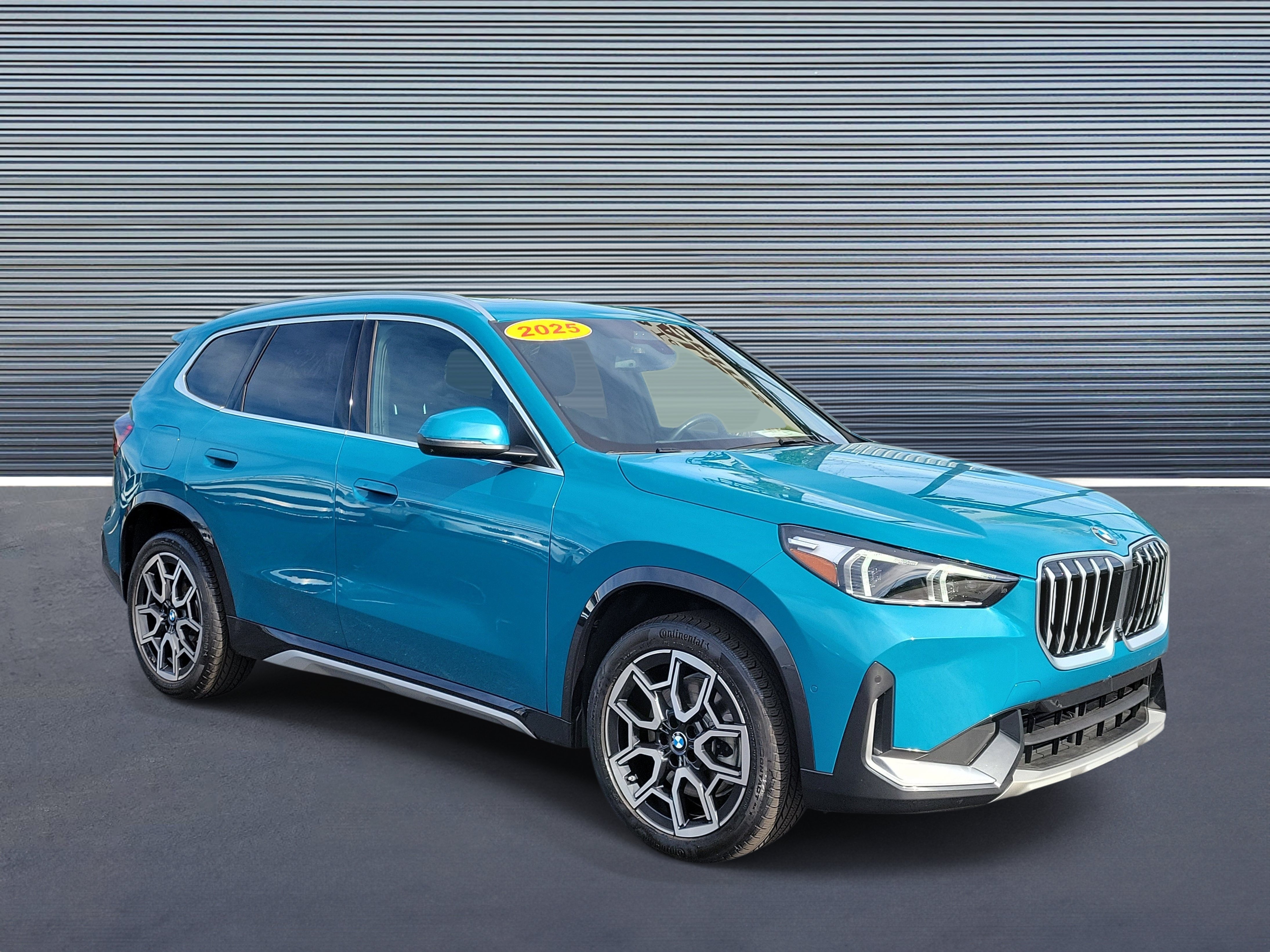 Used 2025 BMW X1 xDrive28i AWD/4WD image 2