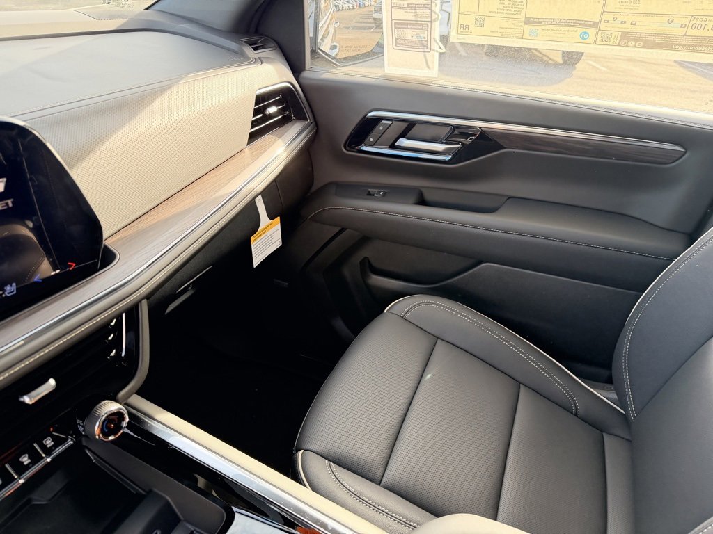 New 2026 Chevrolet Suburban Premier image 30