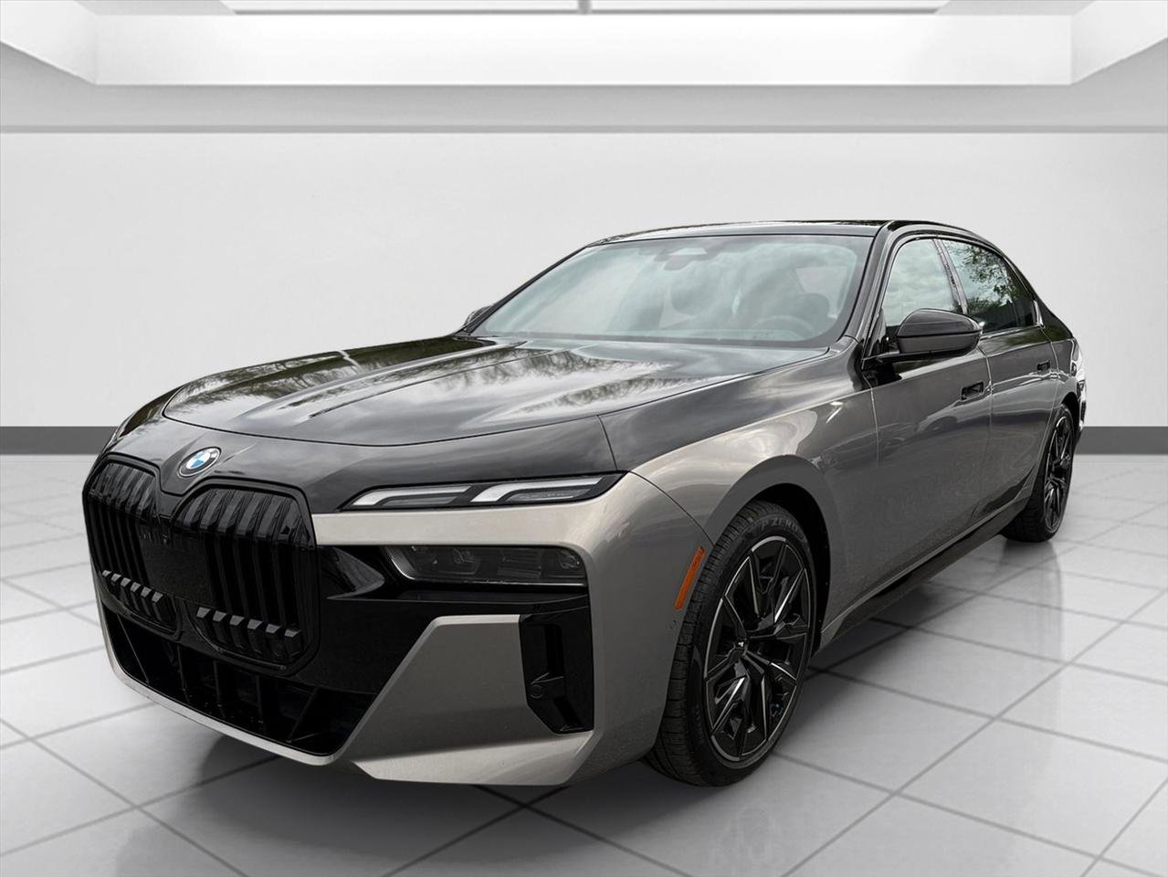 Used 2023 BMW 760i xDrive w/ Parking Assistance Package AWD/4WD image 9