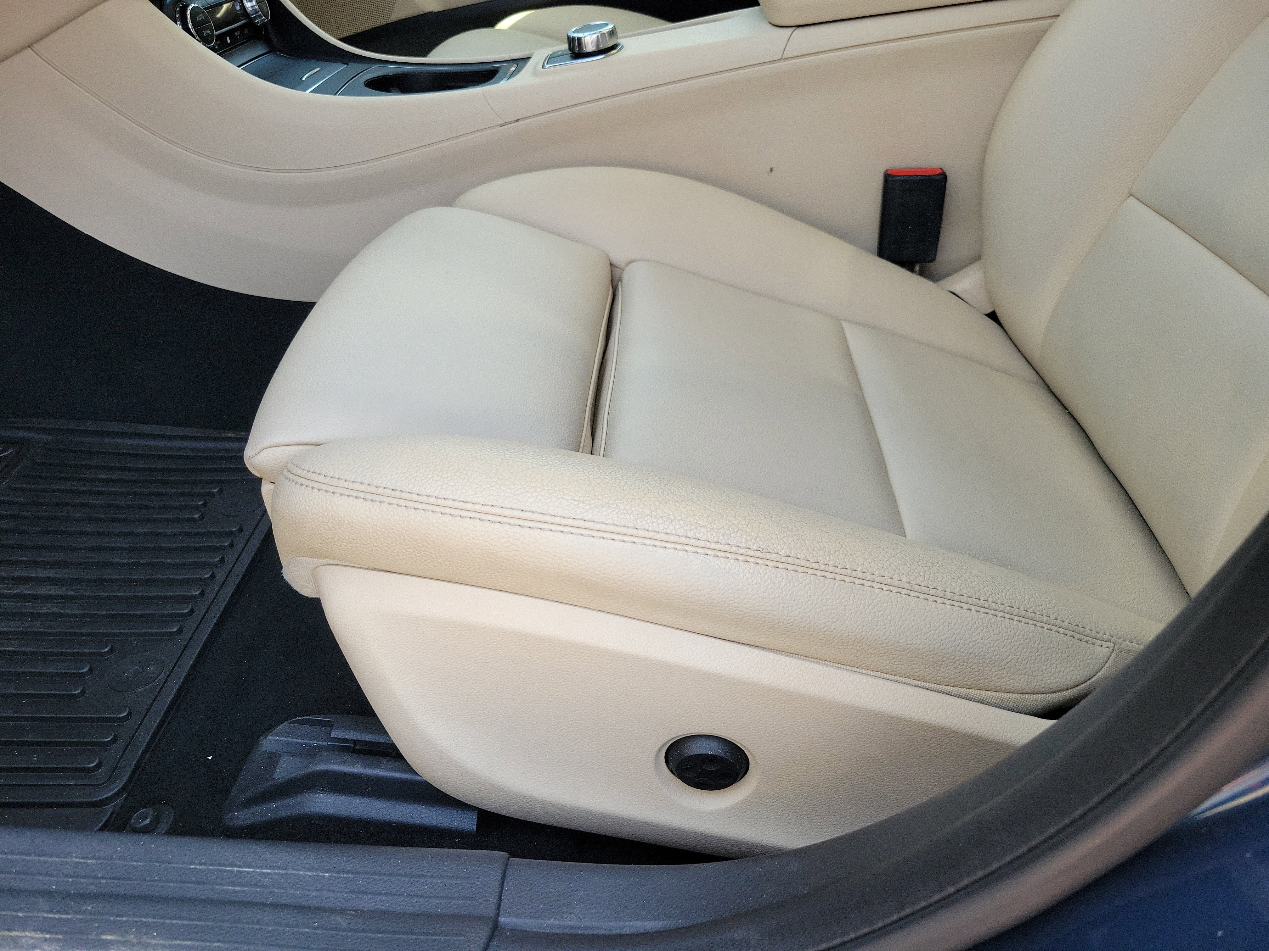 Used 2019 Mercedes-Benz GLA 250 4MATIC image 5