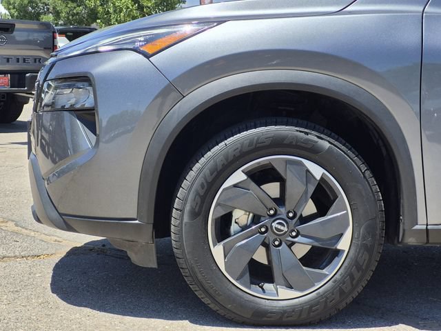 Certified 2025 Nissan Rogue SV FWD image 6
