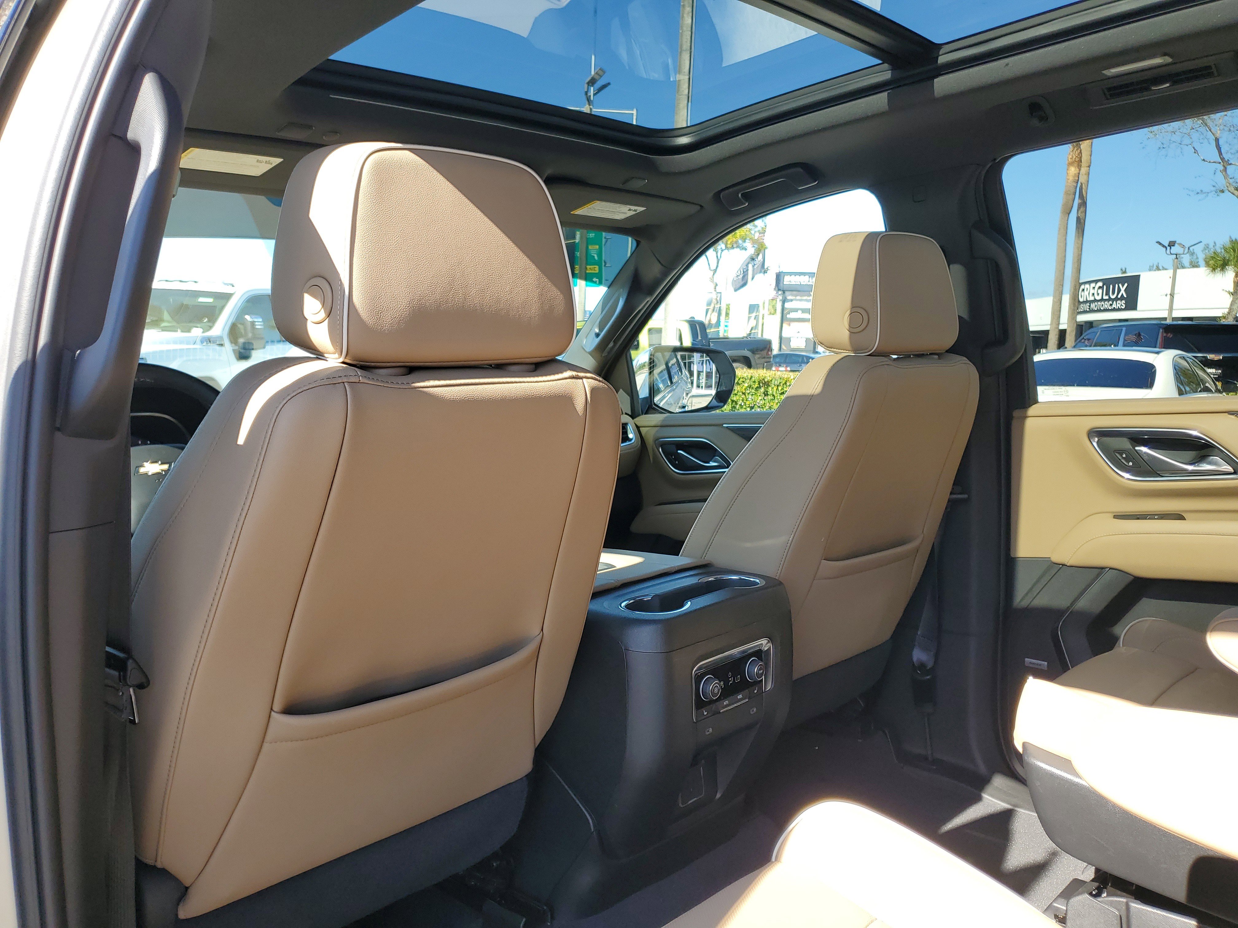 Used 2024 Chevrolet Suburban Premier image 17