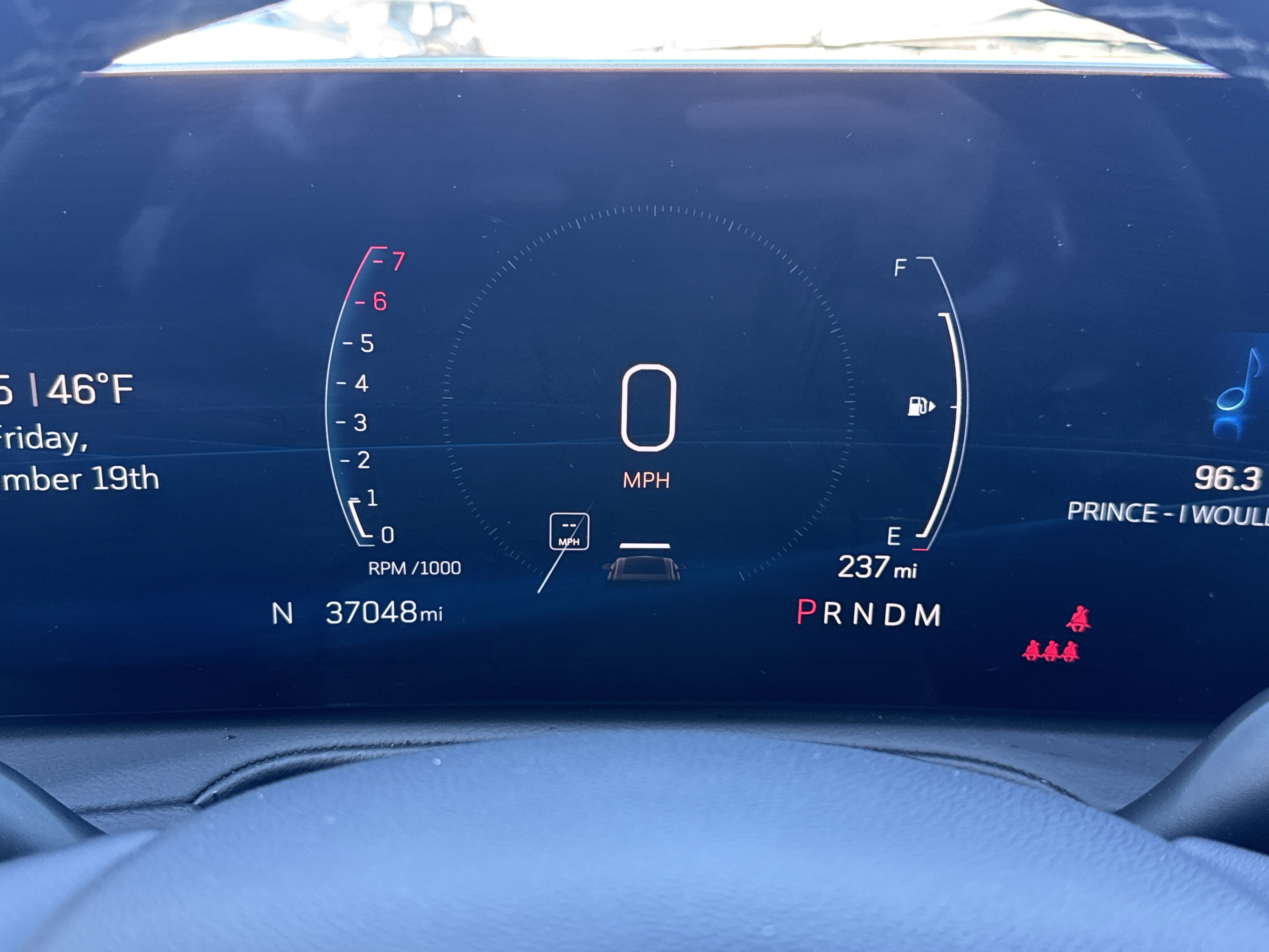 Used 2025 Cadillac XT4 Premium Luxury image 11