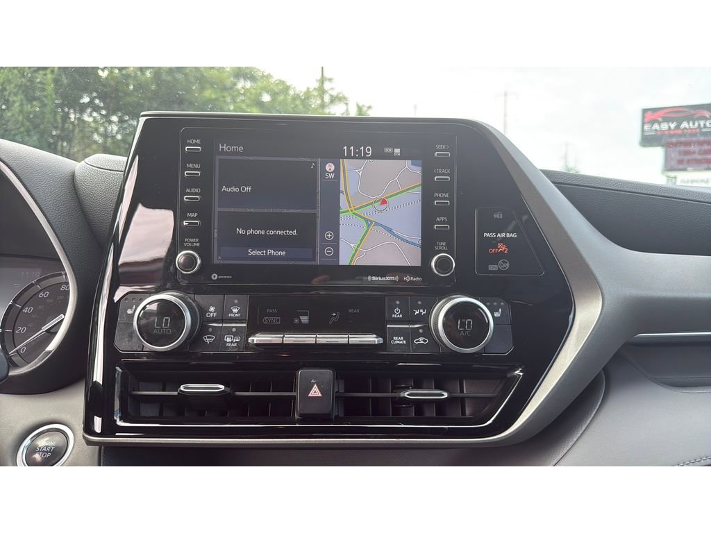 Used 2020 Toyota Highlander XLE image 17