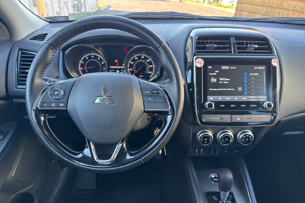 Used 2025 Mitsubishi Outlander Sport LE AWD/4WD image 18