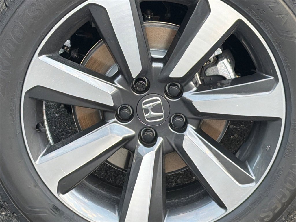 New 2025 Honda Pilot Touring image 5