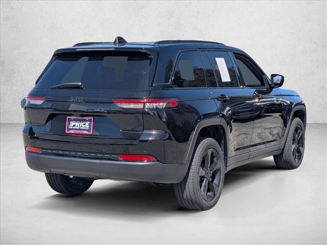 Used 2023 Jeep Grand Cherokee Altitude image 5