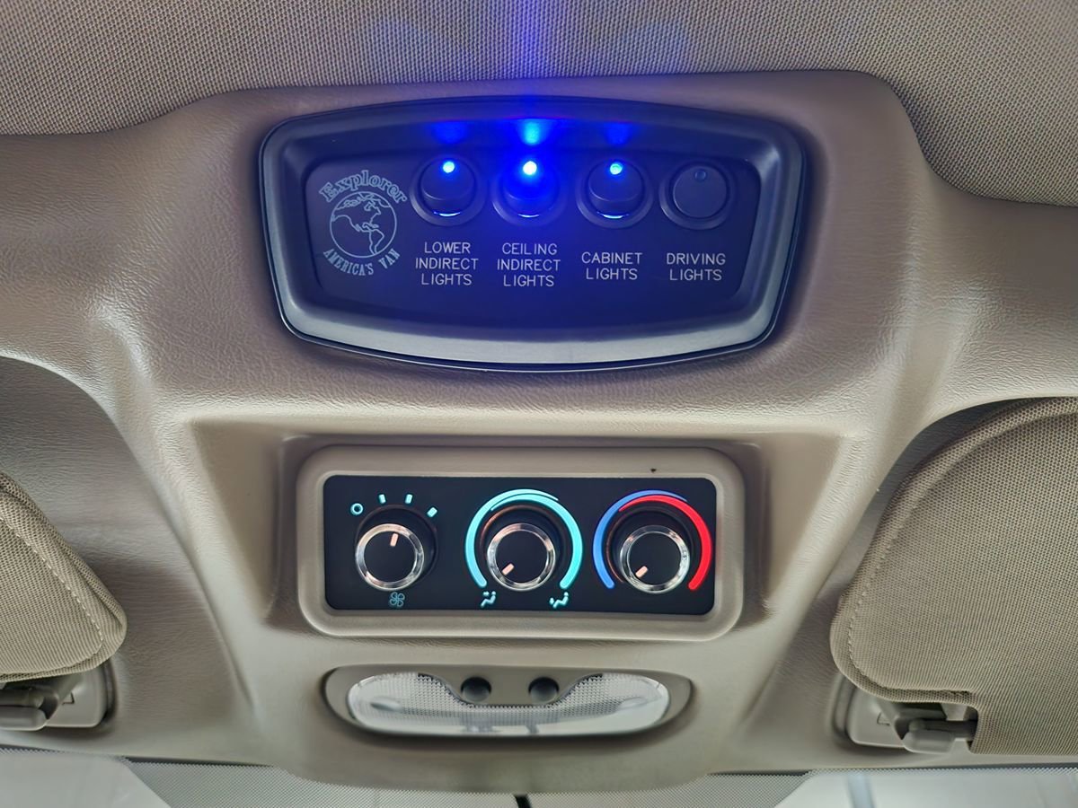 Used 2015 Chevrolet Express 2500 image 47
