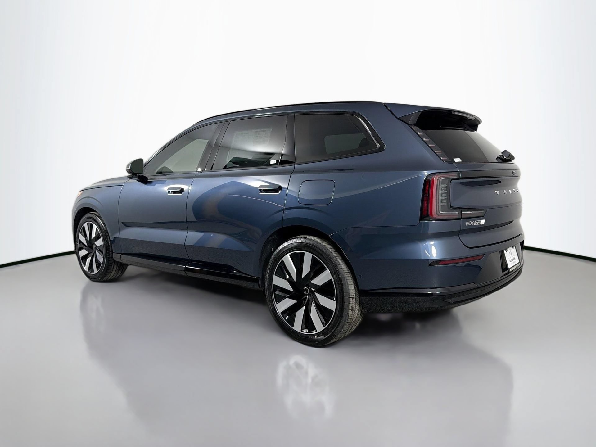 New 2026 Volvo EX90 Ultra AWD/4WD image 7