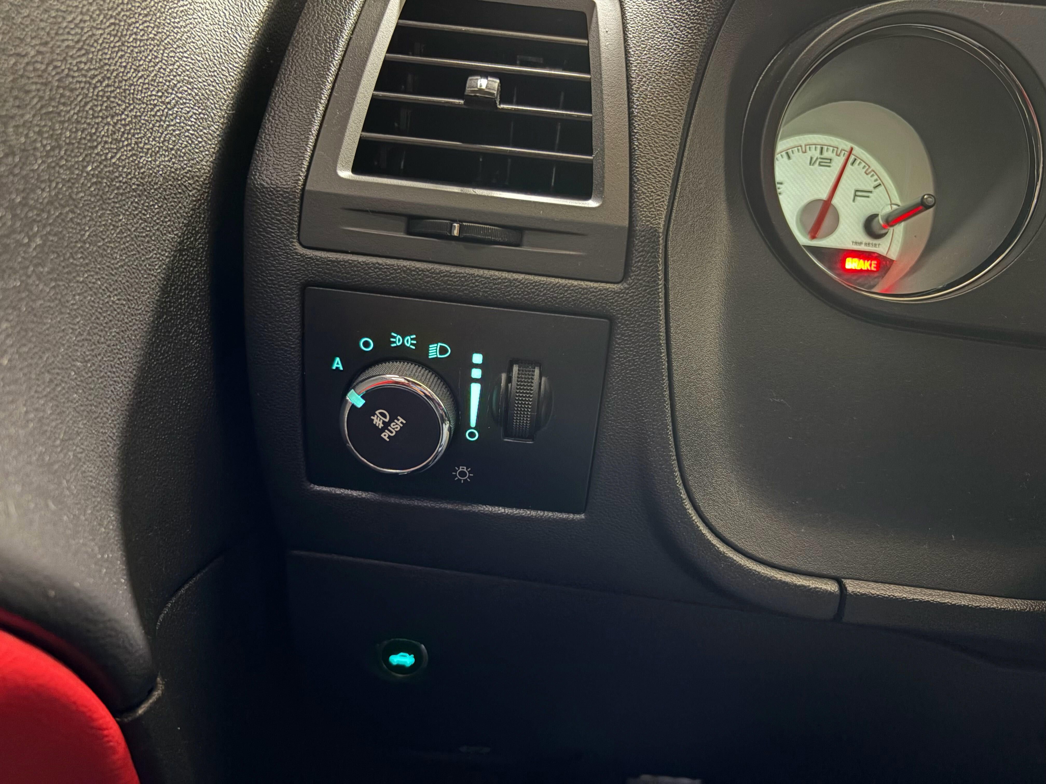 Used 2014 Dodge Challenger R/T RWD image 12