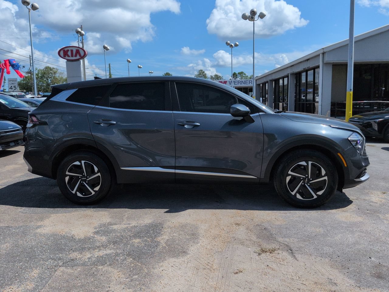 Used 2023 Kia Sportage LX AWD/4WD image 4