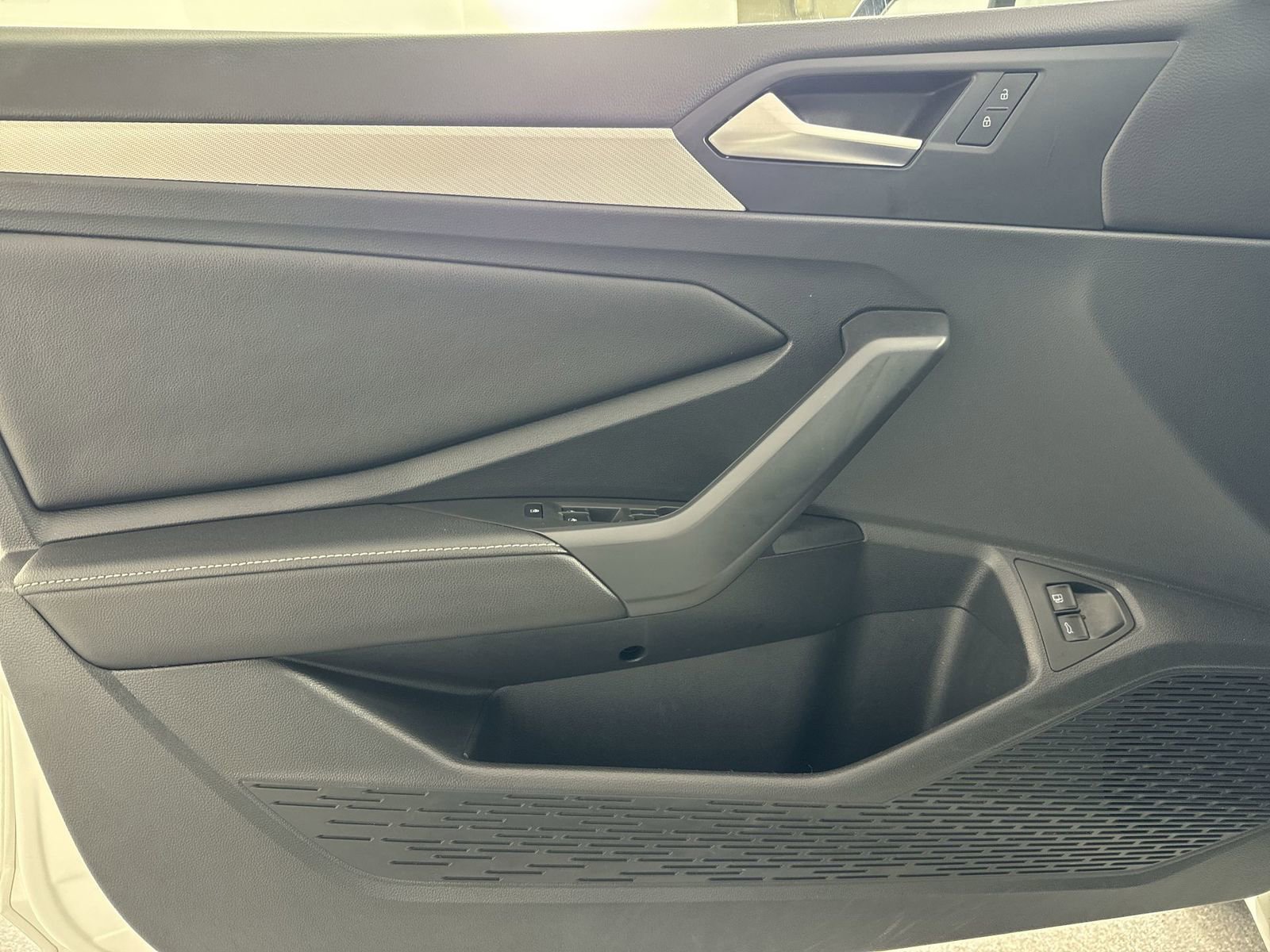 Used 2023 Volkswagen Jetta S image 19