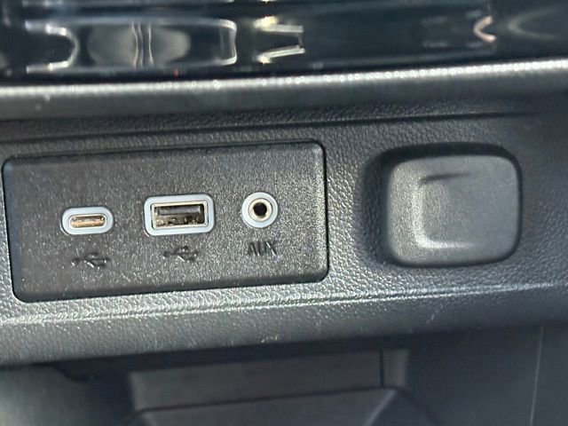 Used 2023 Buick Encore GX Essence w/ Experience Buick Package image 19