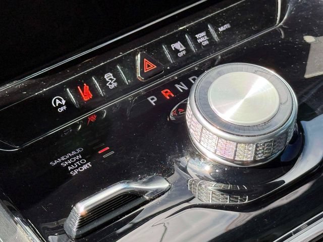 Certified 2024 Jeep Wagoneer Series II AWD/4WD image 31