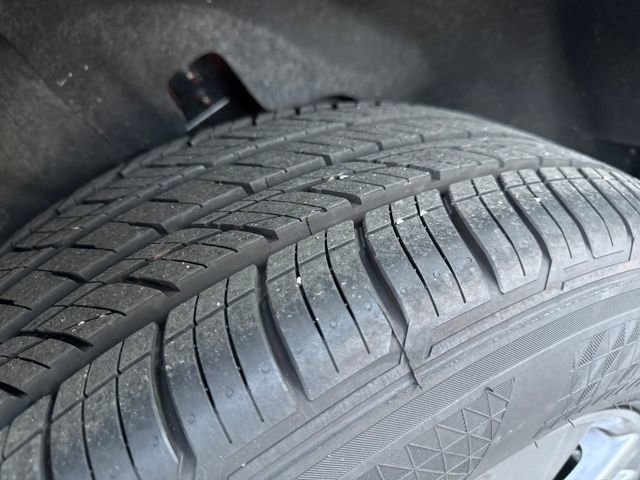 Used 2025 Nissan Pathfinder SV image 27