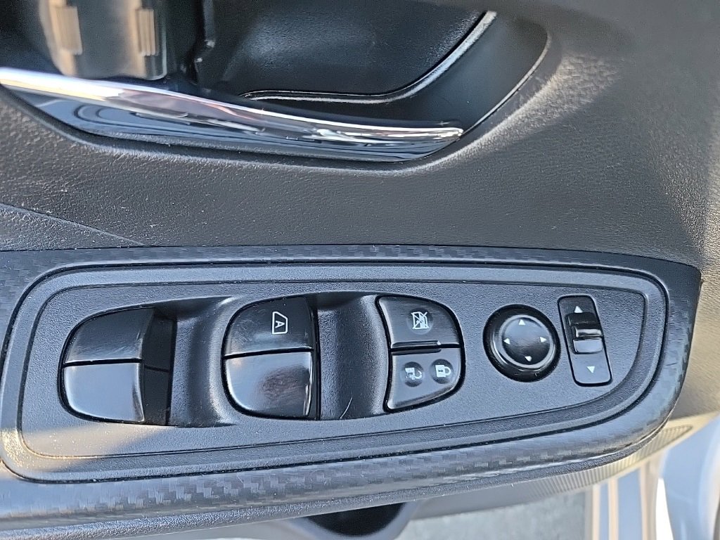 Used 2023 Nissan Versa SV image 27