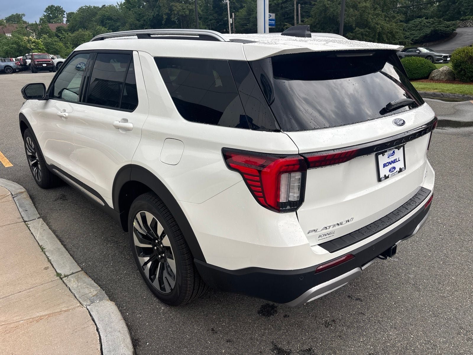 New 2026 Ford Explorer Platinum w/ LUX Leather Package AWD/4WD image 5