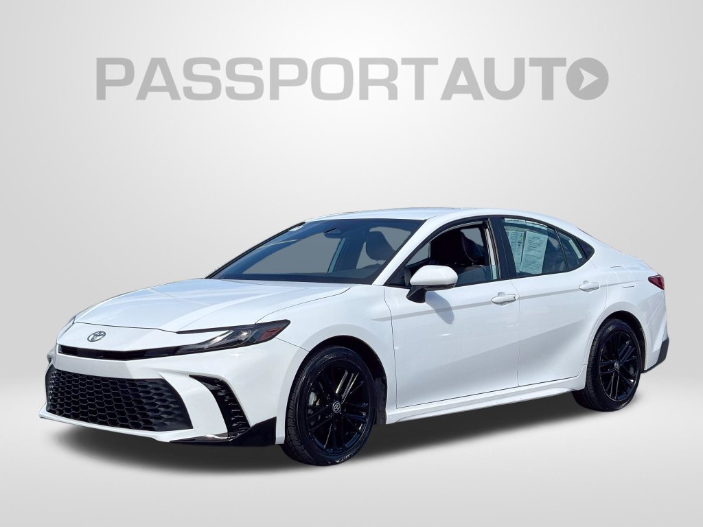 Used 2025 Toyota Camry SE w/ Convenience Package AWD/4WD image 1