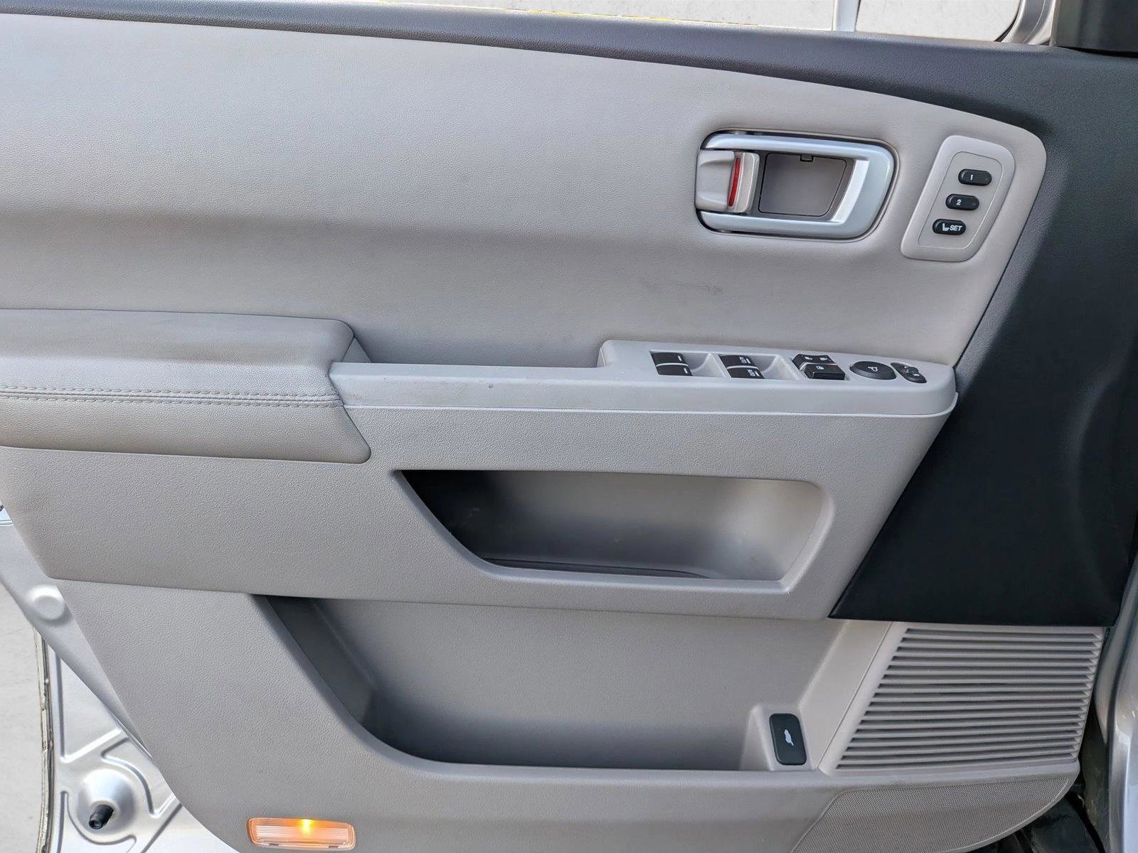 Used 2013 Honda Pilot Touring image 11