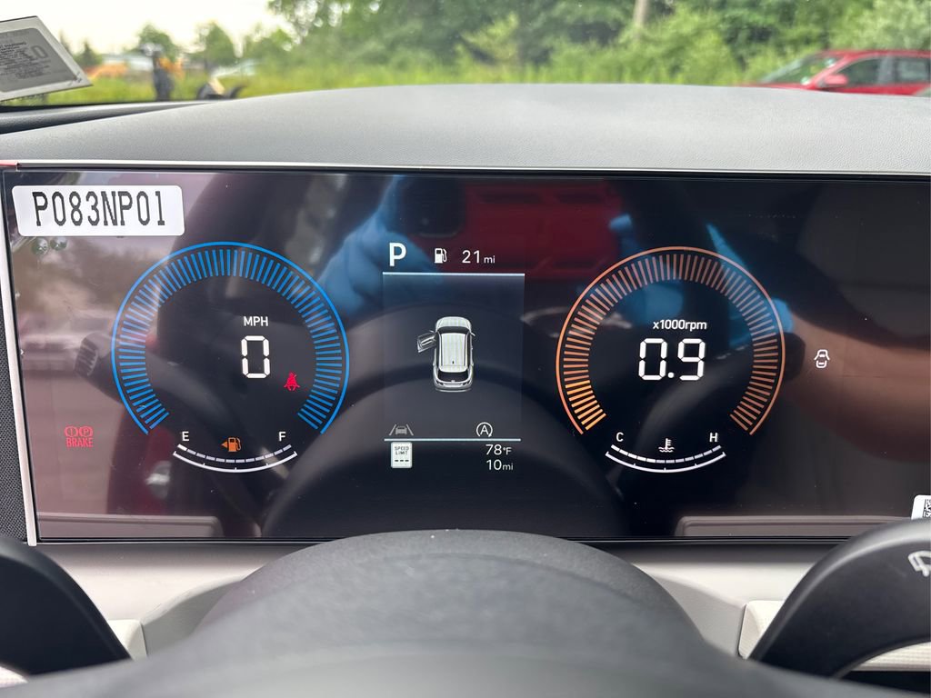 Used 2025 Hyundai Tucson SE image 20