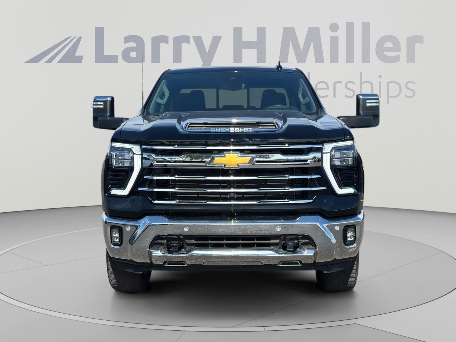 Used 2025 Chevrolet Silverado 2500 LTZ w/ LTZ Premium Package AWD/4WD image 9