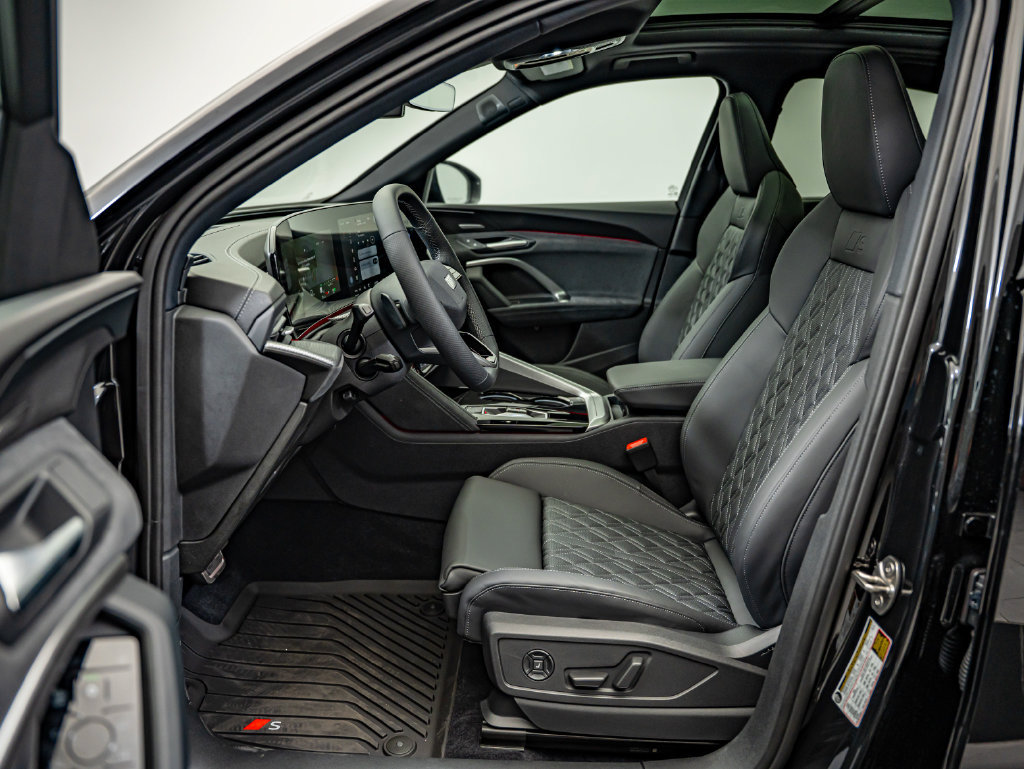 New 2026 Audi SQ5 Prestige AWD/4WD image 32