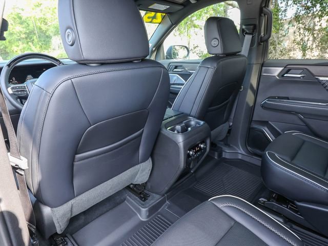 Used 2025 GMC Acadia Denali w/ Super Cruise Package FWD image 27