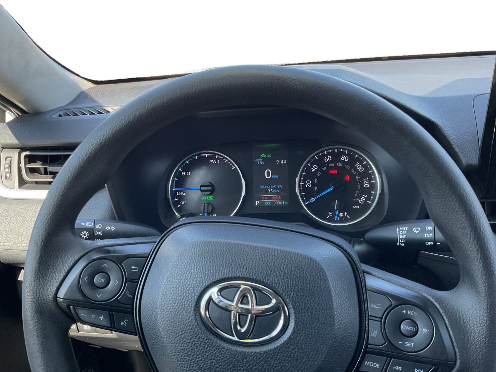 Used 2021 Toyota RAV4 LE AWD/4WD image 12