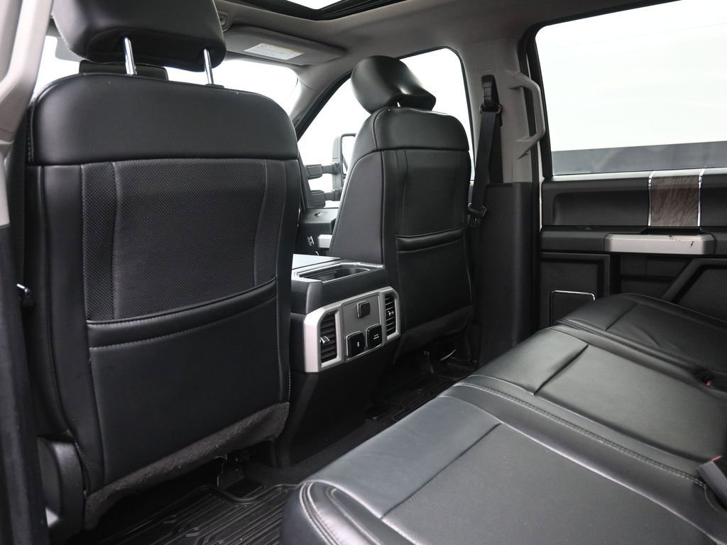 Used 2019 Ford F250 Lariat w/ Lariat Ultimate Package AWD/4WD image 28