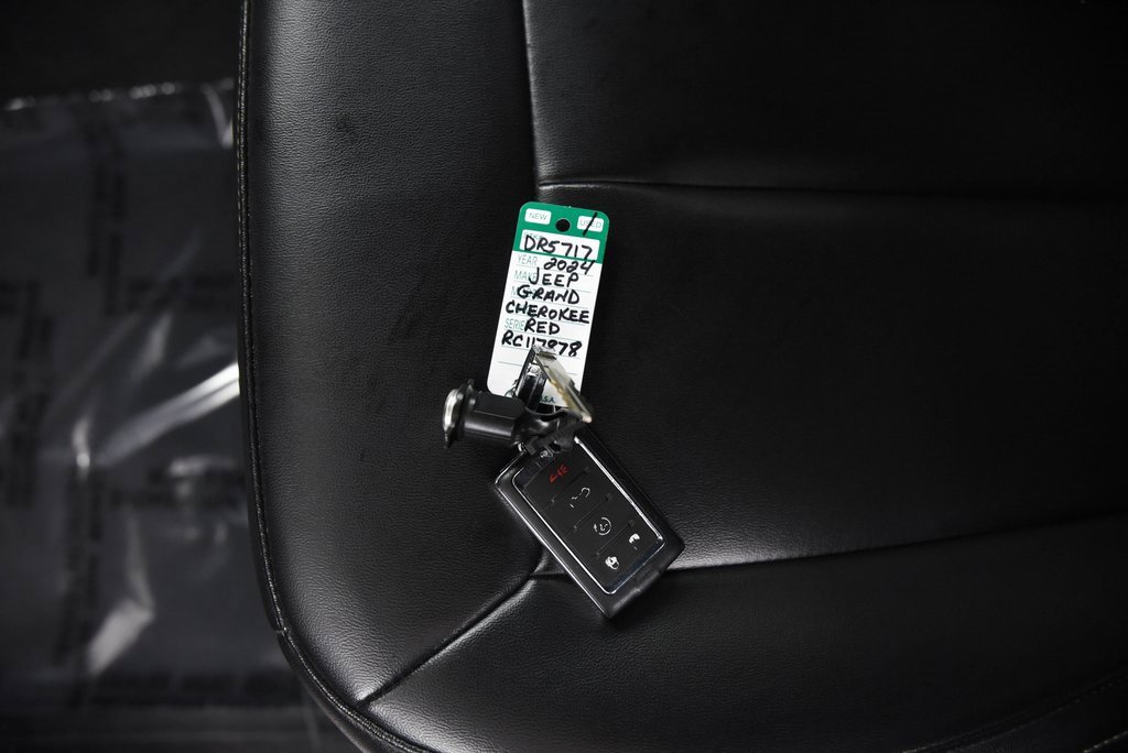 Used 2024 Jeep Grand Cherokee Limited 4xe image 24