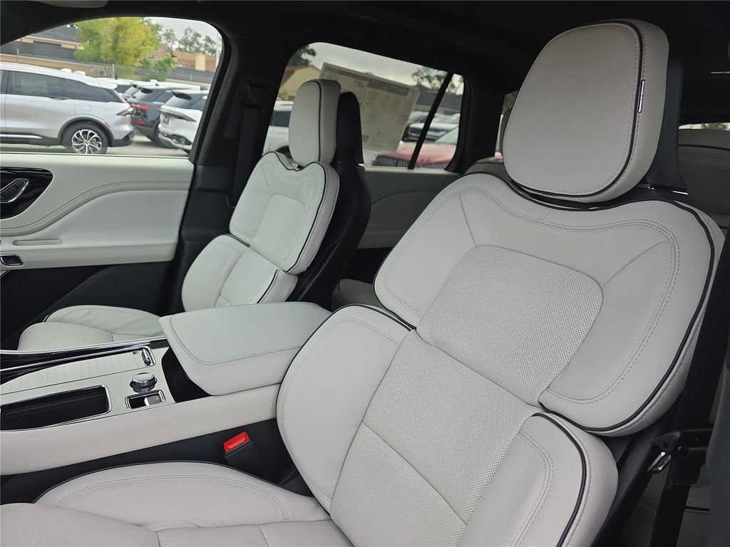 New 2026 Lincoln Aviator Black Label image 16