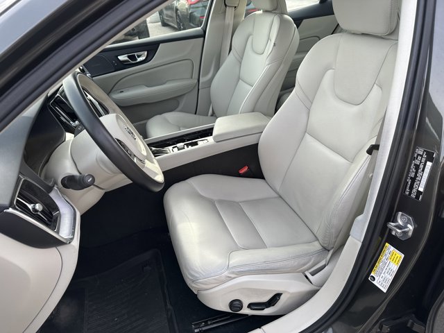 Used 2020 Volvo S60 T6 Momentum w/ Protection Package image 12