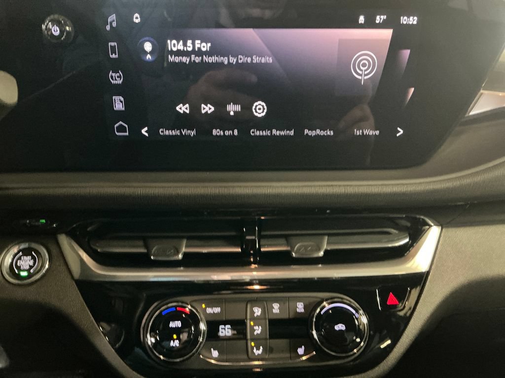 Certified 2024 Buick Envista Sport Touring w/ Convenience I Package FWD image 19