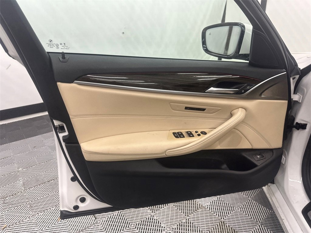 Used 2021 BMW 530i w/ Convenience Package image 11