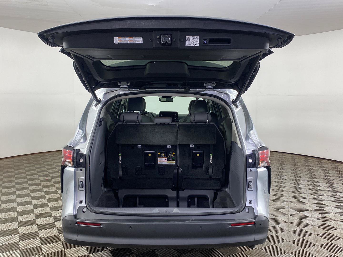 Used 2021 Toyota Sienna XLE AWD/4WD image 31