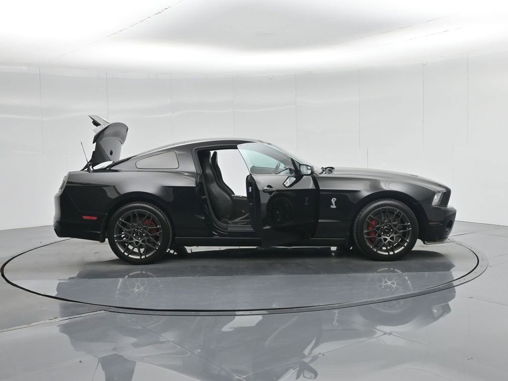 Used 2014 Ford Mustang Shelby GT500 w/ Equipment Group 821A image 4