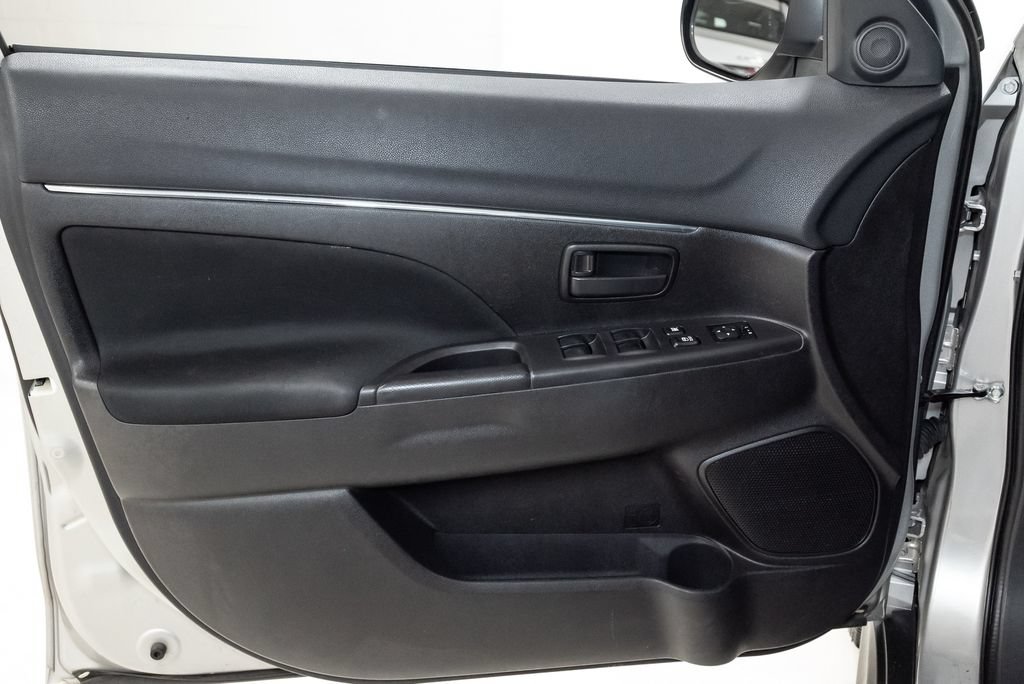 Used 2015 Mitsubishi Outlander Sport ES FWD image 9