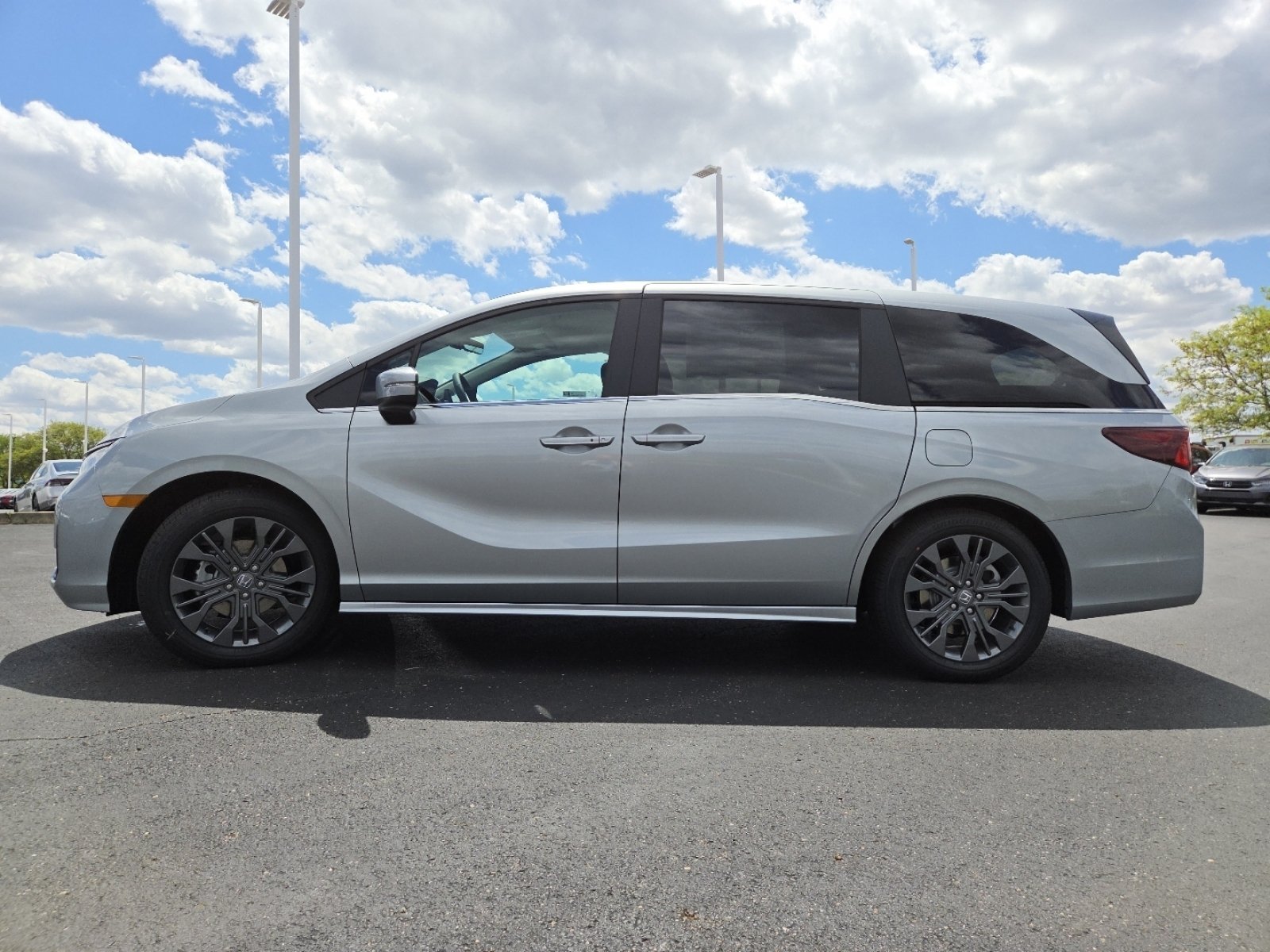 New 2026 Honda Odyssey Touring image 15