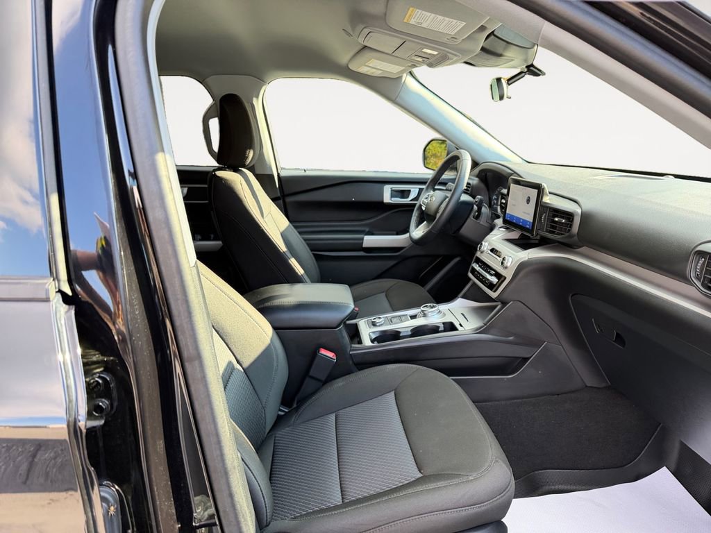 Used 2024 Ford Explorer XLT image 20