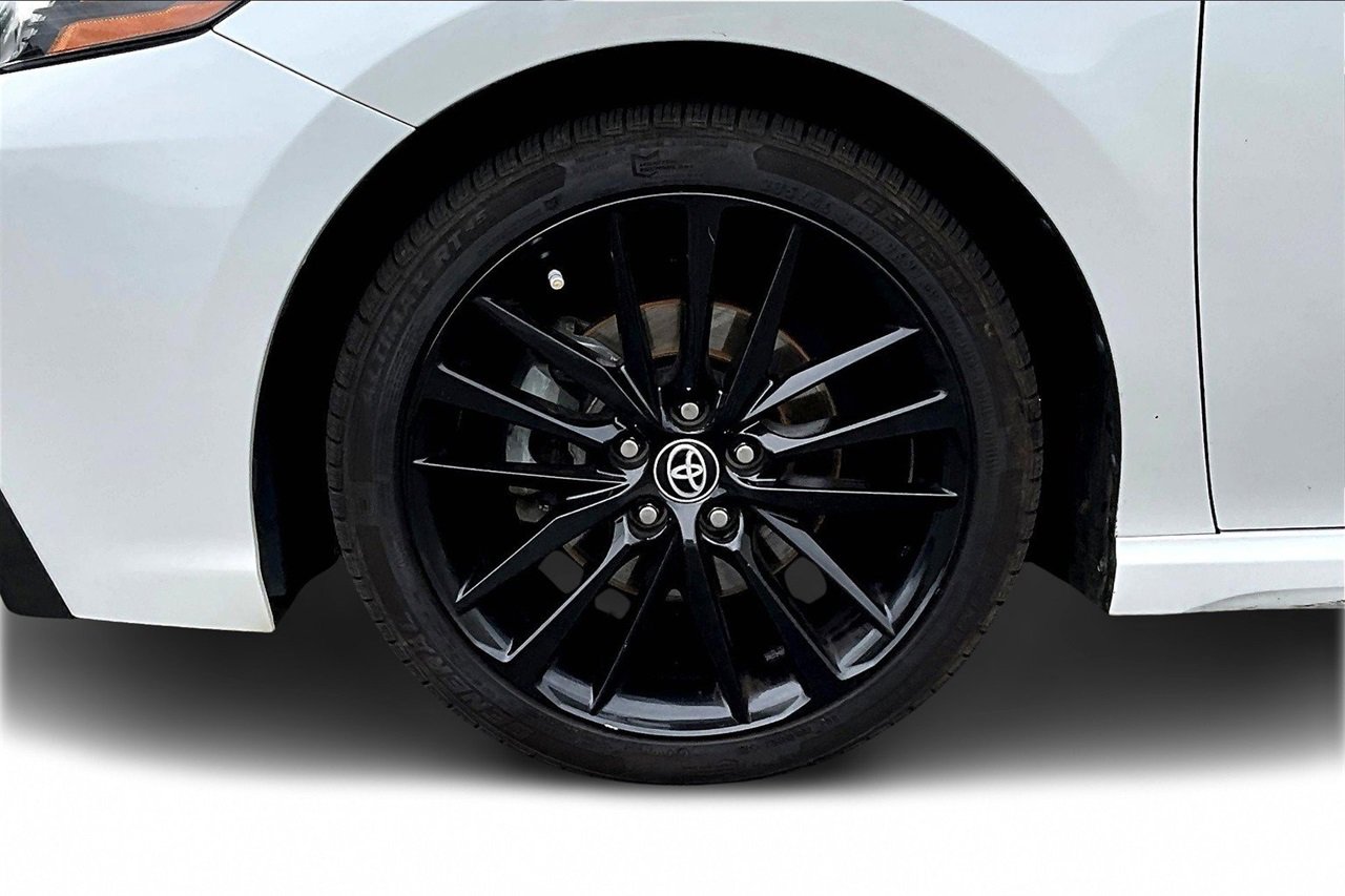 Used 2021 Toyota Camry XSE image 32