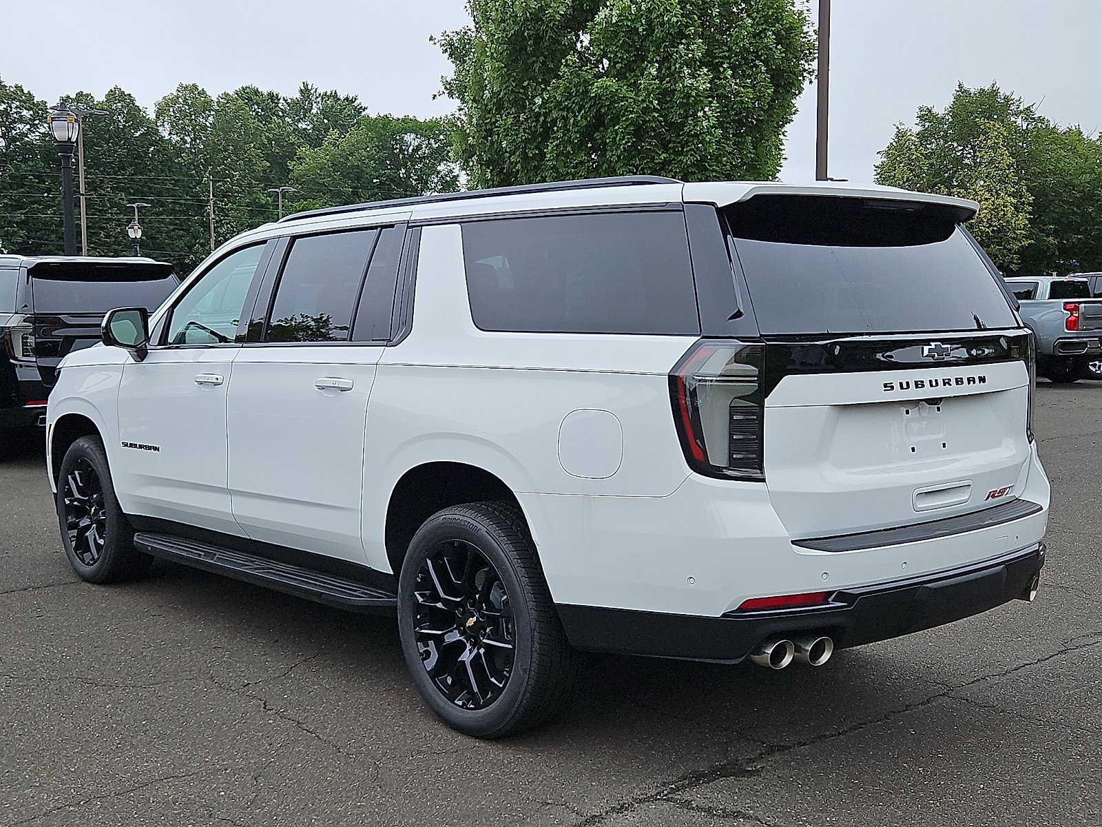 New 2026 Chevrolet Suburban RST w/ Comfort Package AWD/4WD image 3