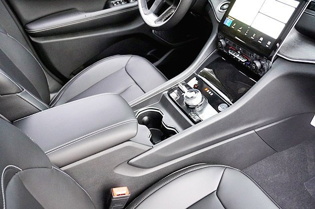 New 2023 Jeep Grand Cherokee Limited 4xe image 13