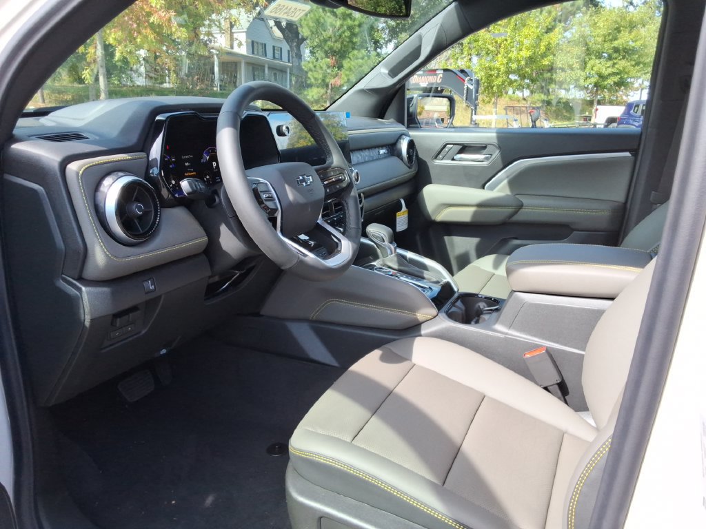 New 2026 Chevrolet Colorado ZR2 w/ Technology Package AWD/4WD image 20