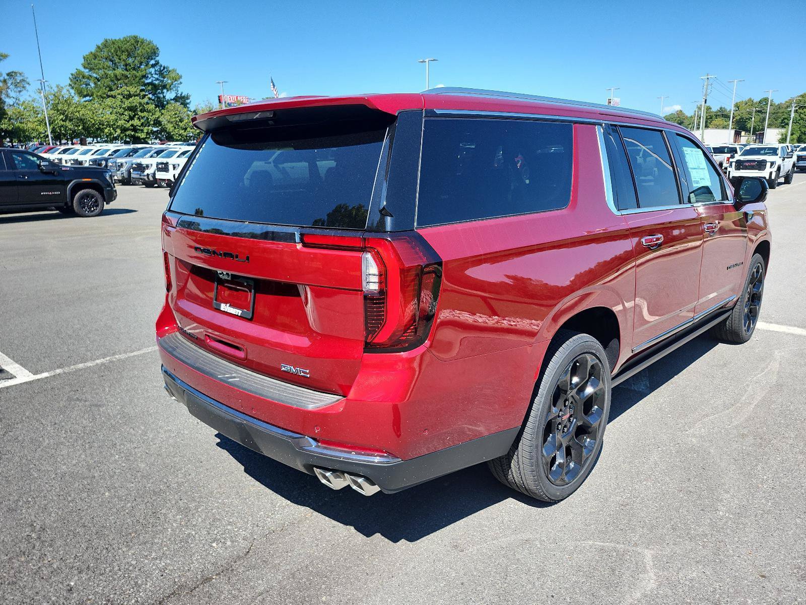 New 2026 GMC Yukon XL Denali Ultimate AWD/4WD image 3